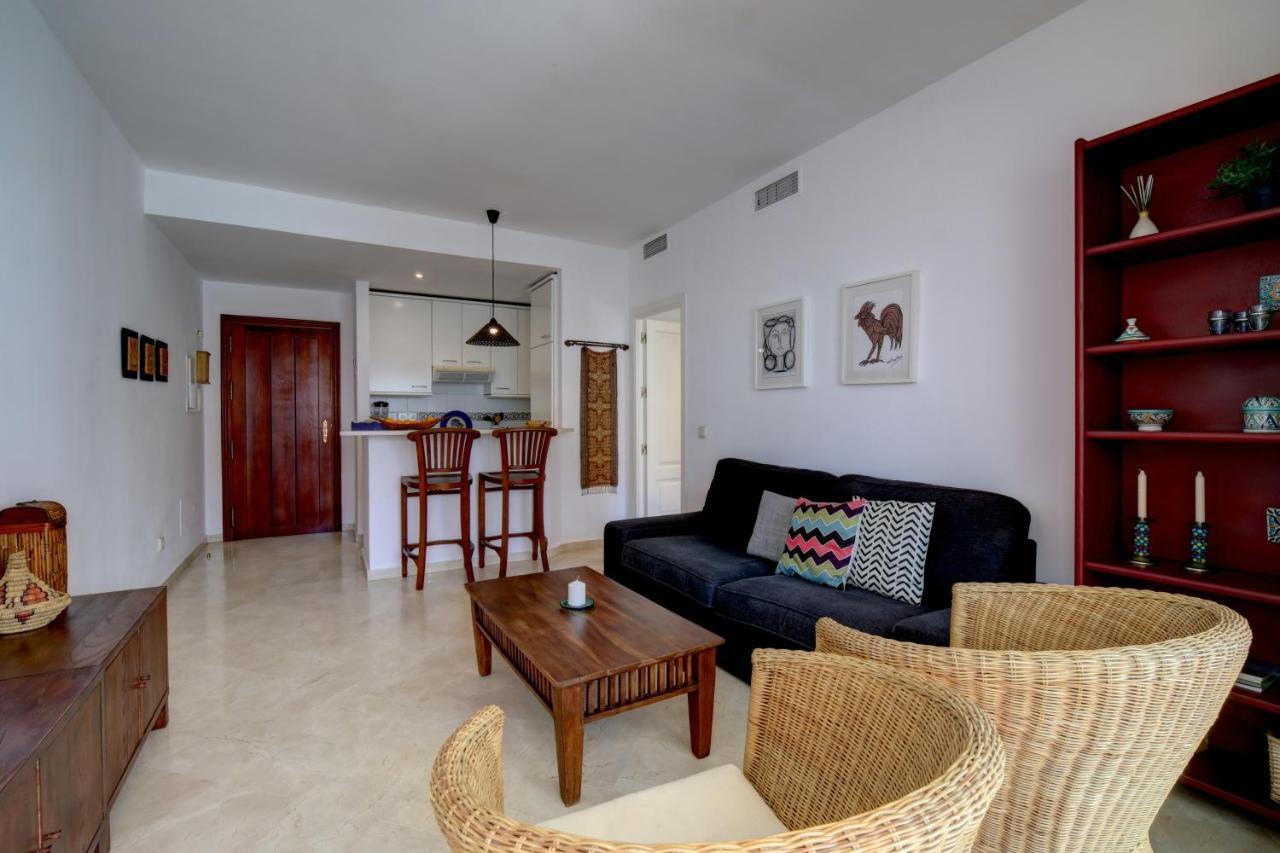 Exceptional Beachfront Complex With Pool In Costalita, * Estepona