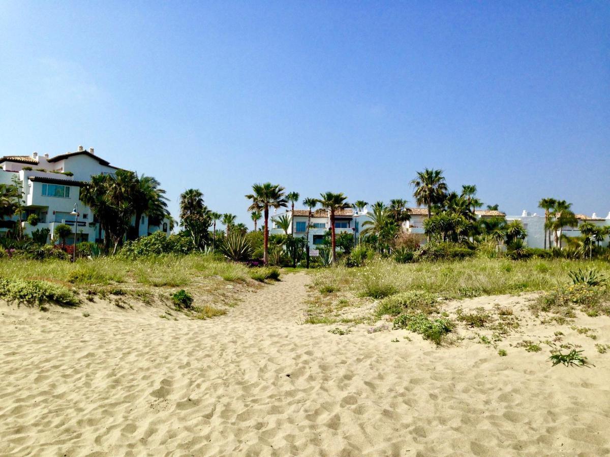 Exceptional Beachfront Complex With Pool In Costalita, Appartement